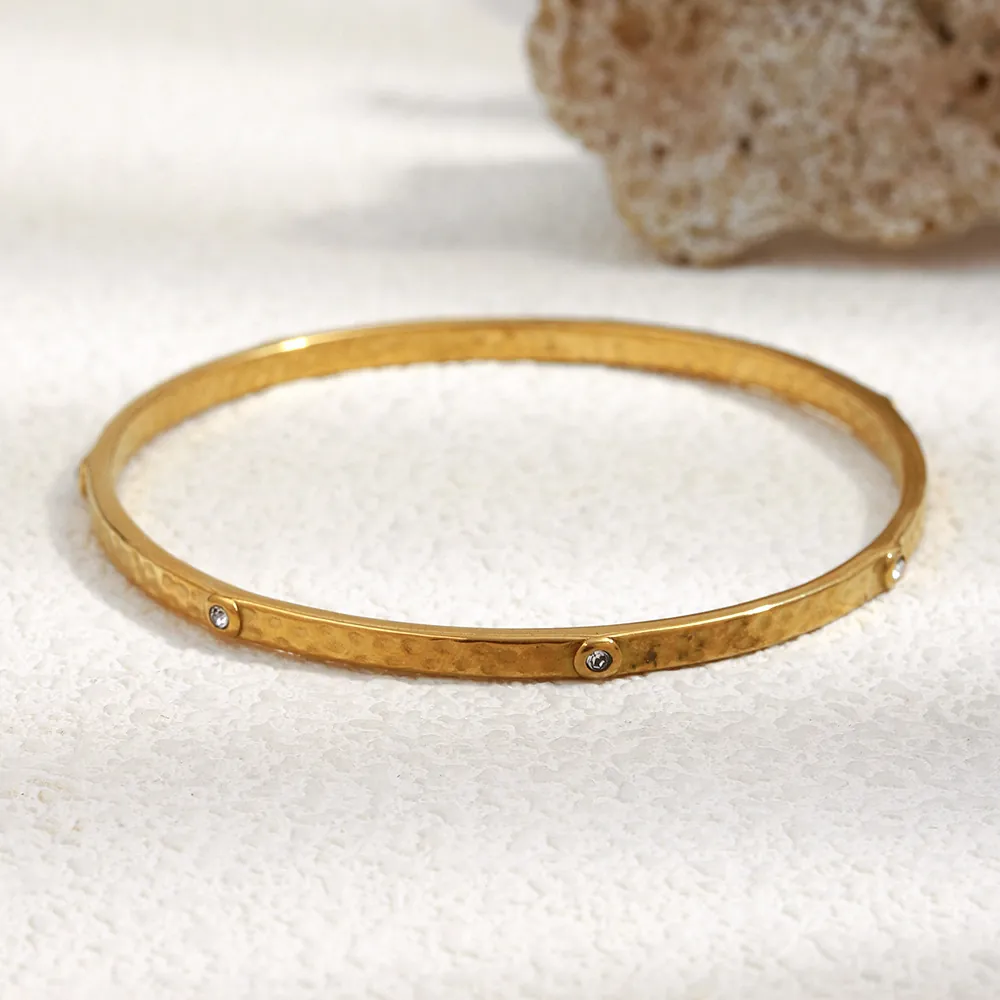 Hammered Texture Bangle Stainless Steel 18K Gold Plated Round Cubic Zirconia Retro Fashion Jewelry For Women