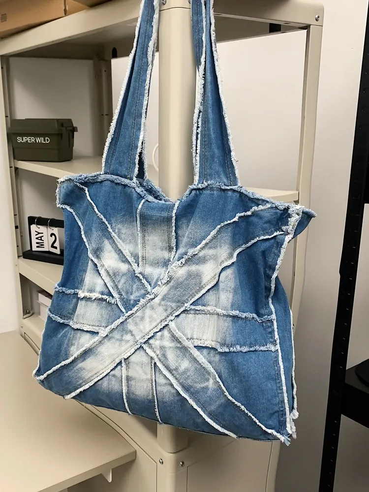 Retro Denim Patchwork Tote Bag Large Capacity Distressed Frayed Edge Shoulder Bag Washed Streetwear Handbag For Women