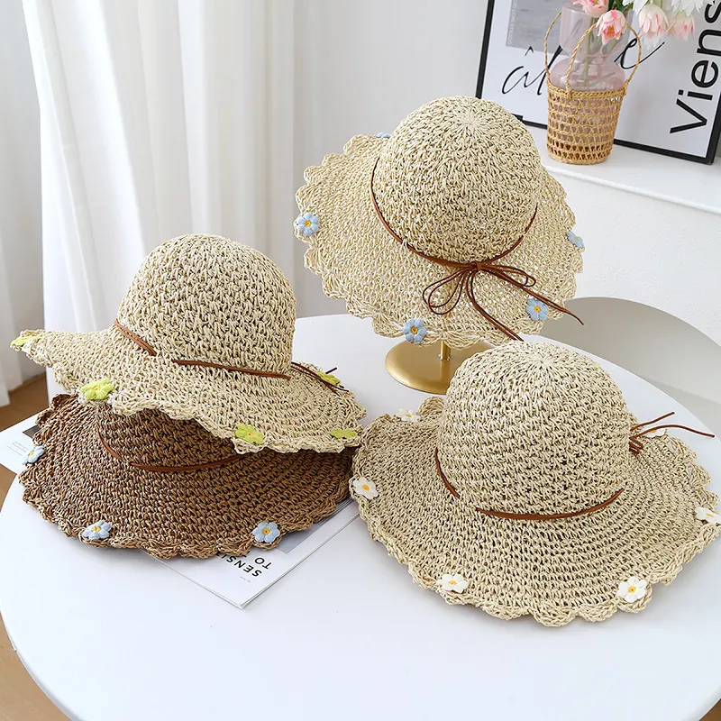 Women Paper Straw Sun Hat Scalloped Wavy Brim Floral Daisy Embroidery Breathable Beach French Style Bow Decor