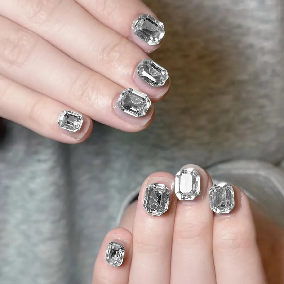 Short Square Press On Nails Nude Pink Glossy With Large Rectangular Rhinestones Fake Nail Tips For Women Elegant Luxury