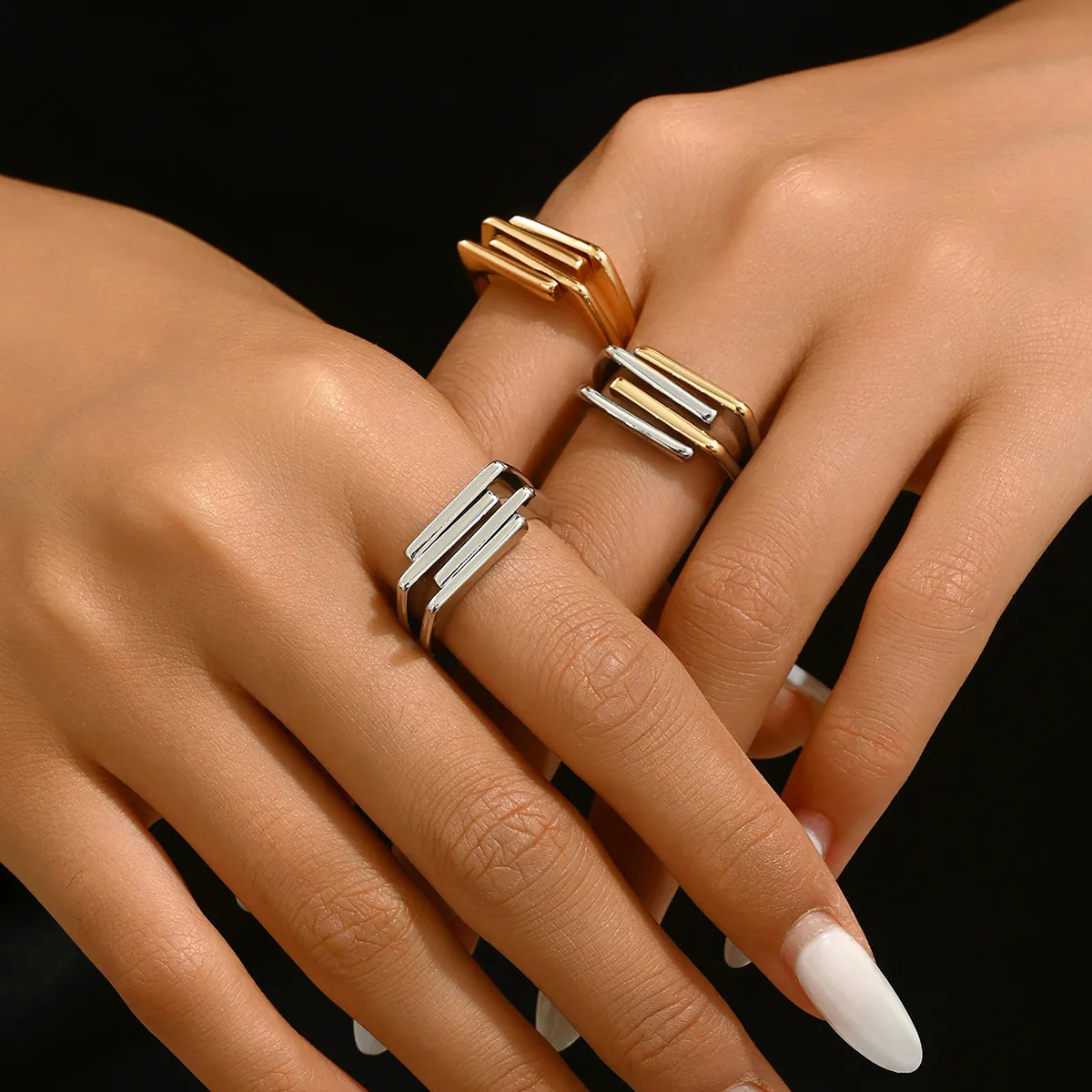 Anello Aperto a Tre Strati Geometrico Minimalista per Donna Anello da Dito a Linea Liscia in Rame Galvanizzato Regalo Gioielli di Moda