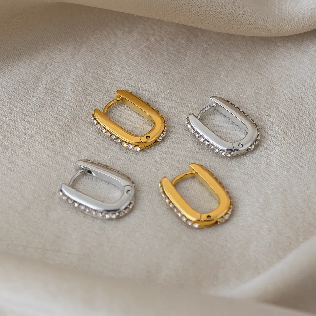 Orecchini A Cerchio Huggie In Acciaio Inossidabile Placcato Oro 18K CZ Pave Impermeabile Ipoallergenico Gioielli Geometrici