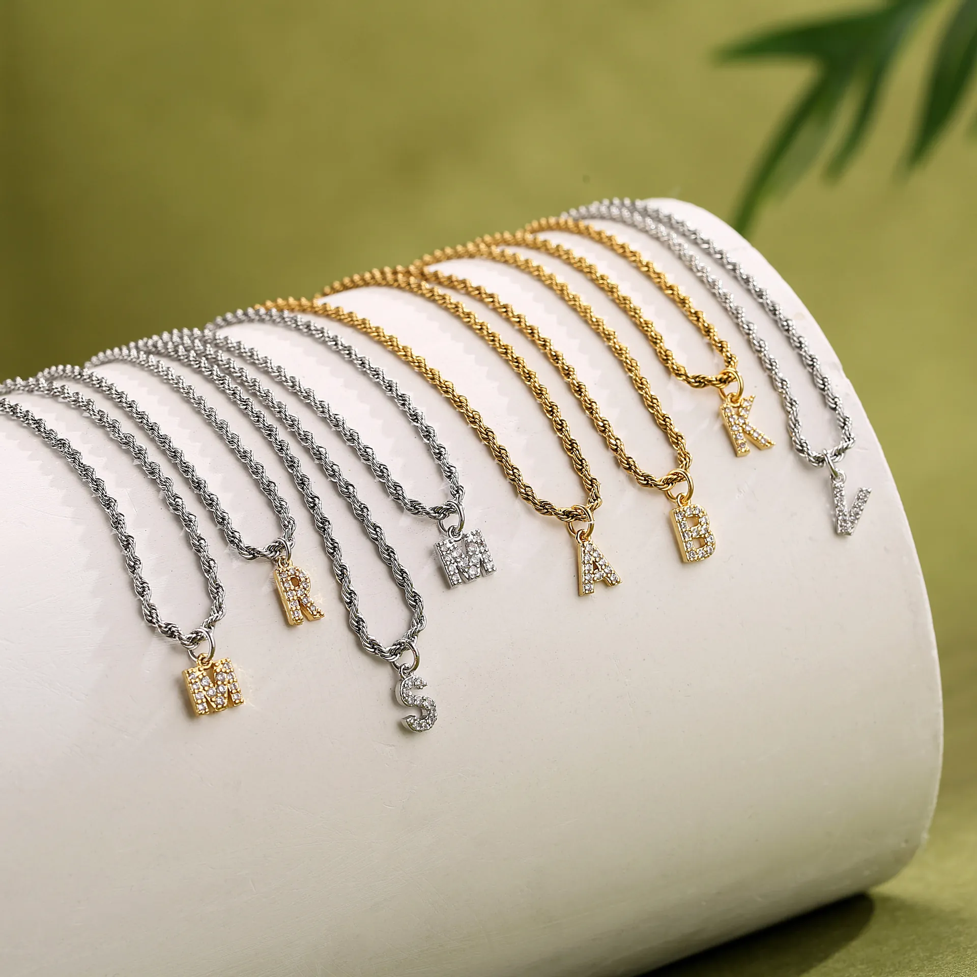 Initial Letter Pendant Necklace Stainless Steel 18K Gold Plated Rhinestone Paved Twisted Rope Chain Fashion Jewelry Women
