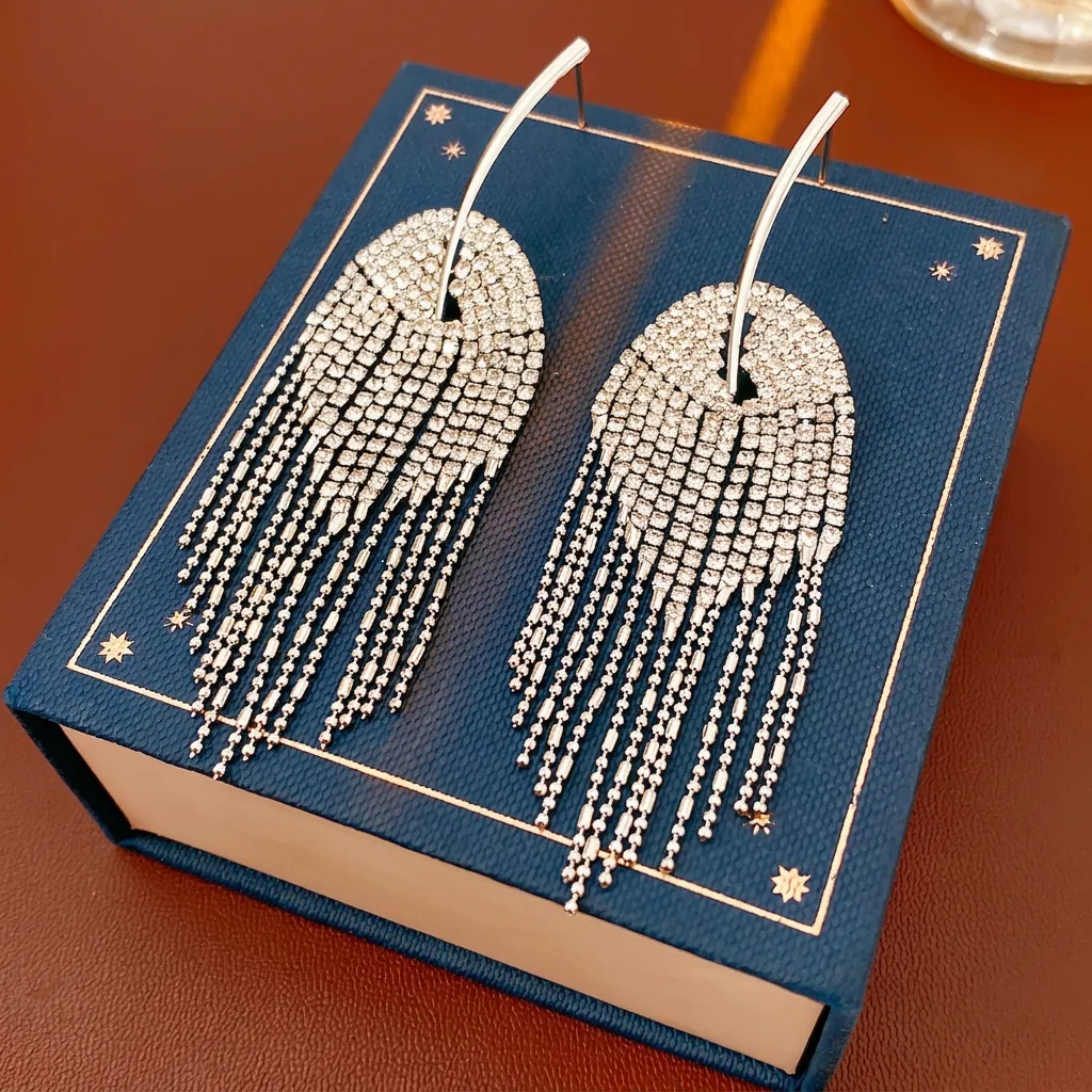Élégantes Boucles D'oreilles Pendantes À Long Gland En Cuivre Incrusté De Strass Avec Tige En Argent Bijoux De Mode Luxe