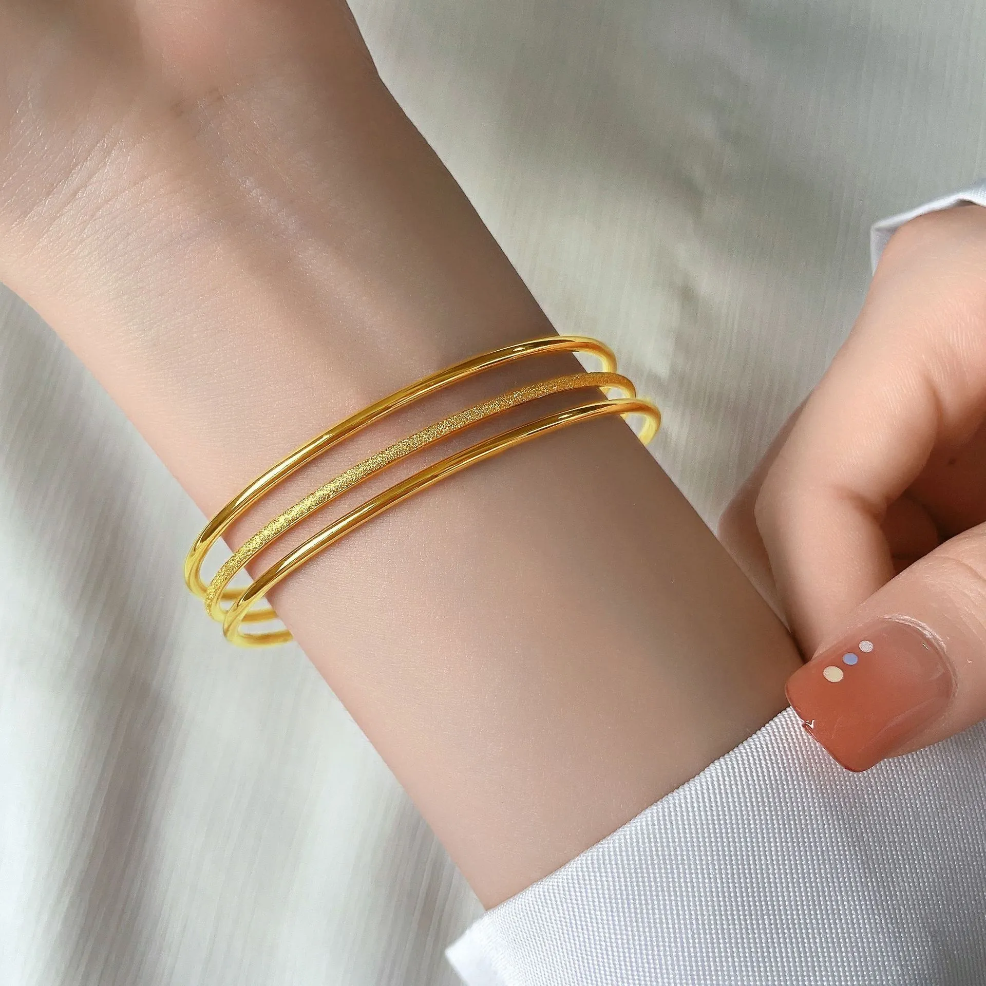 Stainless Steel Interlocked Round Bangles Frosted Polished Finish Minimalist Fashion Jewelry For Women