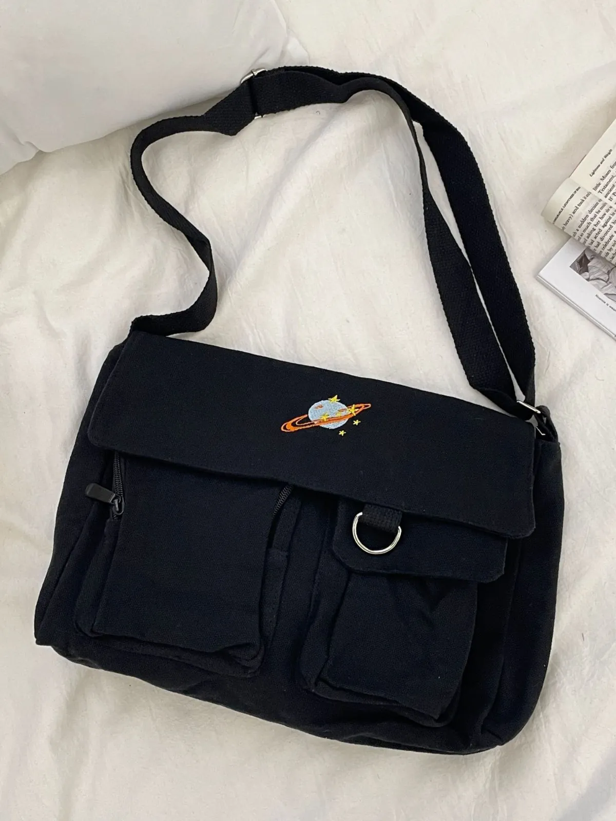 Planet Saturn Embroidery Canvas Crossbody Bag Multi-Pocket Messenger Bag For Commute School Work Black Shoulder Bag