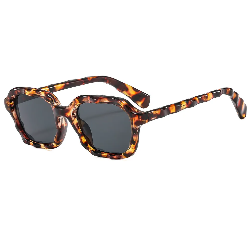 Scalloped Edge Square Sunglasses Retro Wave Frame UV400 Protection Fashion Eyewear For Women And Men