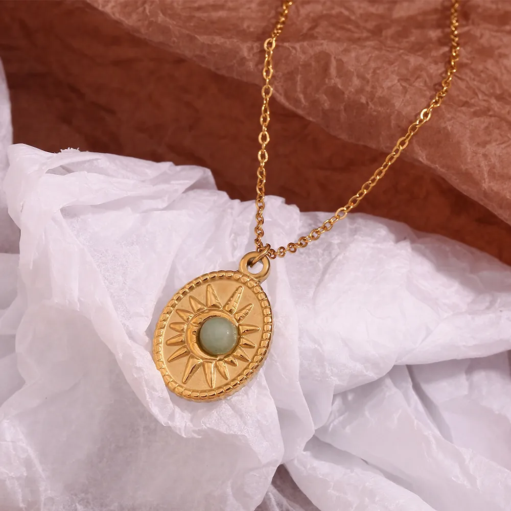 Vintage Stainless Steel 18K Gold Plated Oval Sun Pendant Necklace With Green Natural Stone Retro Women Fashion Jewelry
