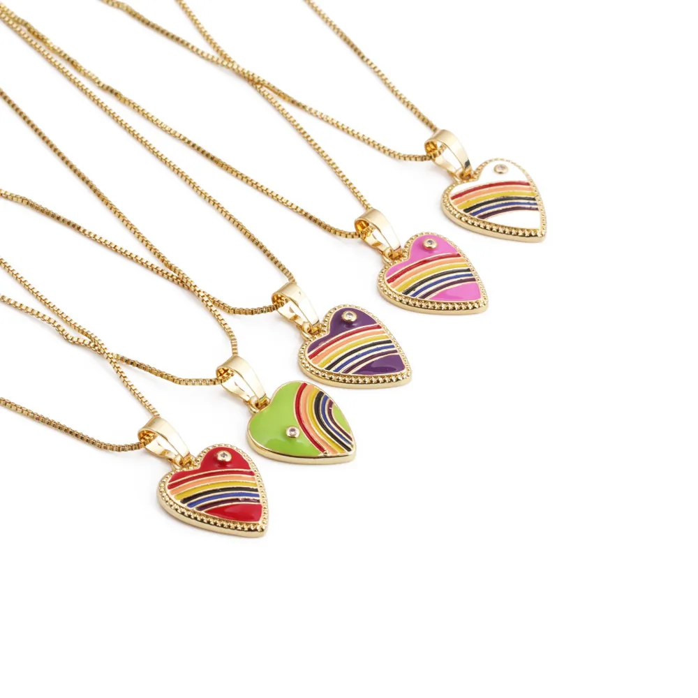 Collier Pendentif Coeur Émail À Rayures Arc-En-Ciel Cuivre Plaquage Or Zircon Bijoux Pour Femmes Style Minimaliste Doux