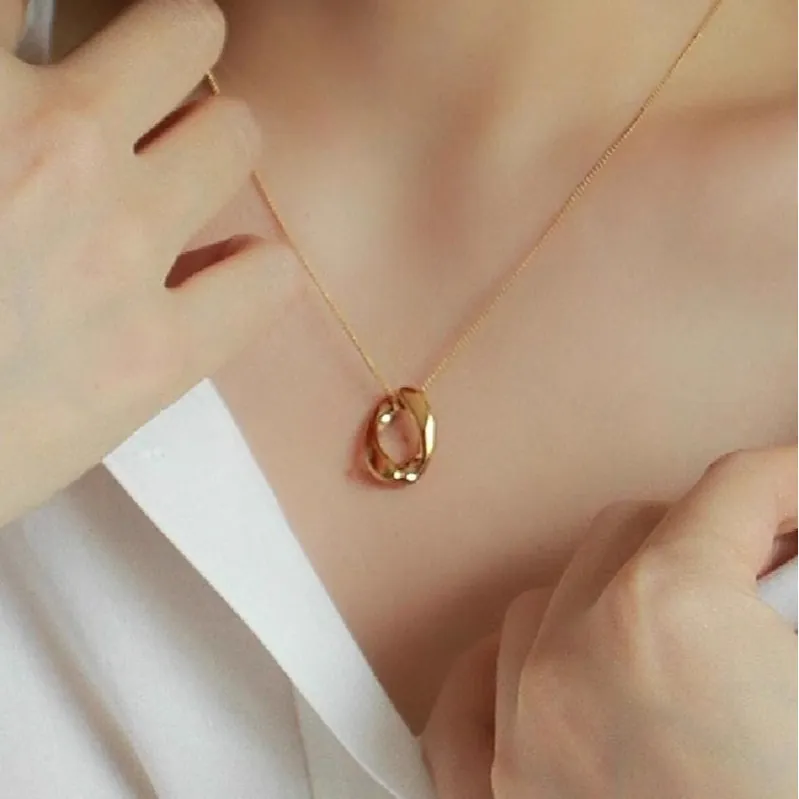 Collana con Pendente a Goccia d'Acqua Ovale Intrecciata Minimalista Vintage Francese per Donna Rame Galvanizzato Gioielli a Catena Geometrica