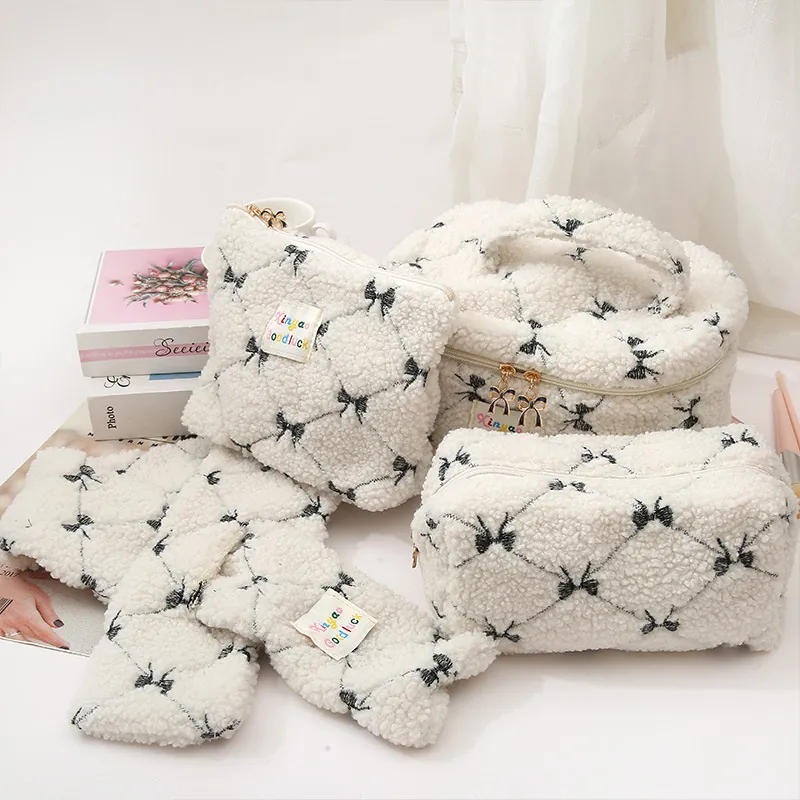 Plush Lambswool Makeup Bag Large Capacity Portable Bow Pattern Diamond Quilted Toiletry Organizer Travel Women
