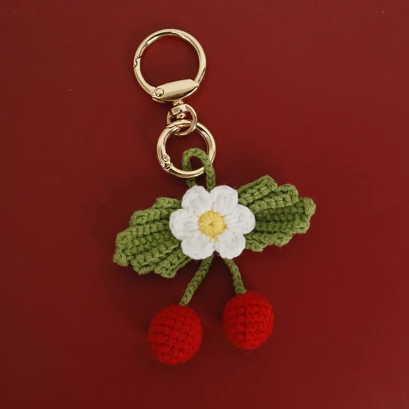 Portachiavi a Forma di Fiore e Frutta Fatto a Mano all'Uncinetto Ciliegia Fragola Uva Decorazione per Borsa in Filato Regalo Donna