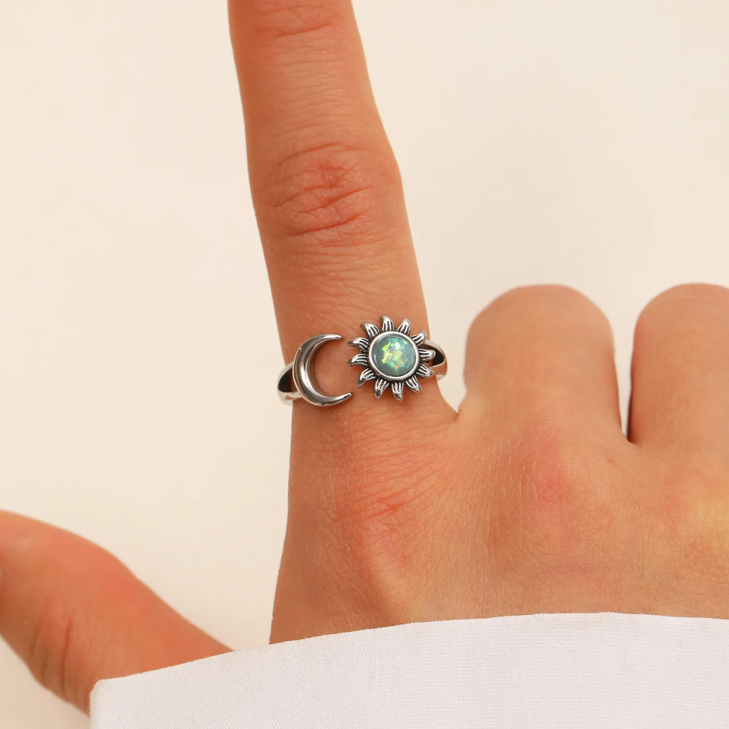 Vintage Sun Moon Open Ring For Women Bohemian Copper Artificial Opal Adjustable Ring Antique Gold Silver Jewelry Accessory