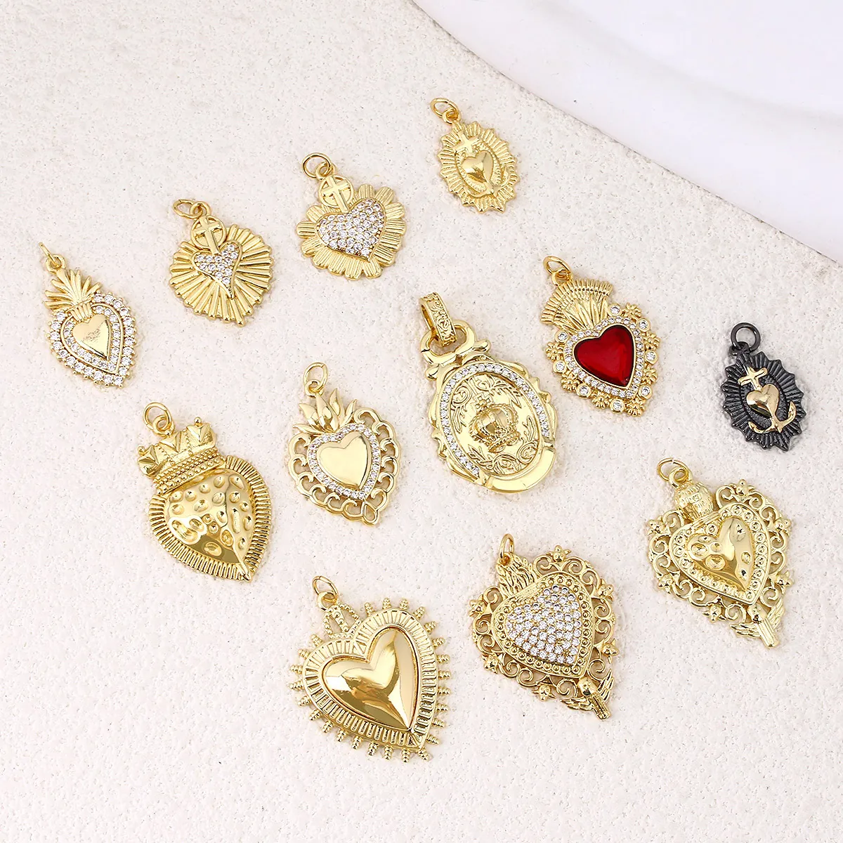 Heart Pendants Copper Gold Plated Rhinestone Sacred Heart Religious Vintage DIY Jewelry Making Charms For Necklace Bracelet