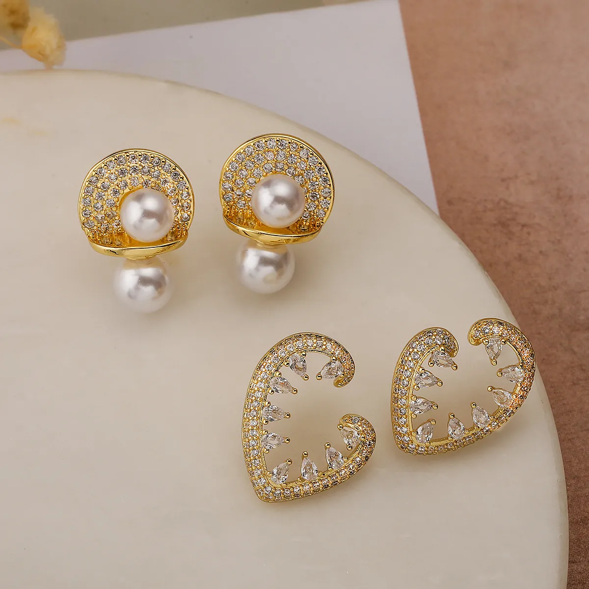 Vintage Geometric Brass Stud Earrings For Women With Zircon And White Faux Artificial Pearl Accents Luxury Ins Style Jewelry