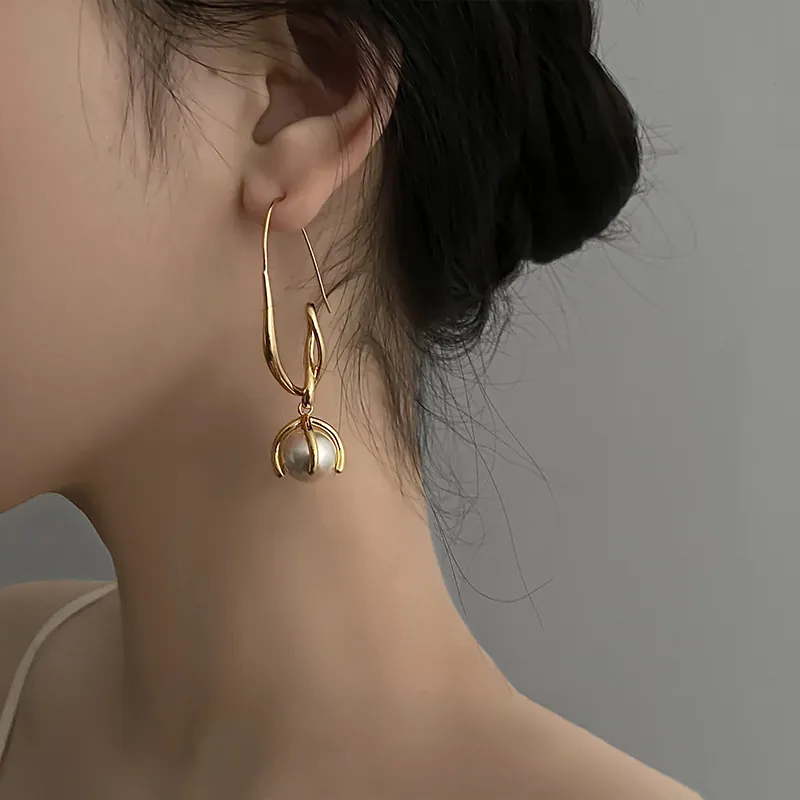 Französische Retro Künstliche Perlen Ohrhänger Gold Vergoldetes Kupfer Geometrisch Zirkon Eleganter Haken Schmuck Für Damen