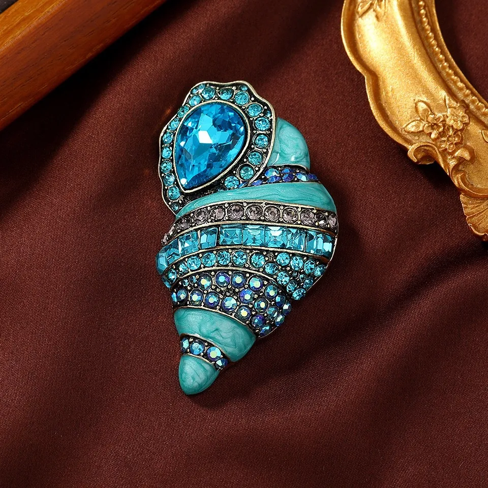 Vintage Conch Shell Brooch Pin For Women Men High End Alloy Rhinestone Inlaid Enamel Marine Life Clothing Accessories Jewelry