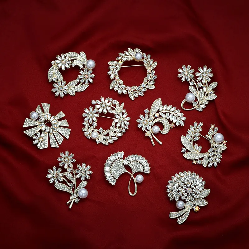 Elegant Alloy Brooch With Rhinestone And Artificial Pearl Floral Design Anti-Exposure Pin For Women Suit Coat Jewelry Accessory