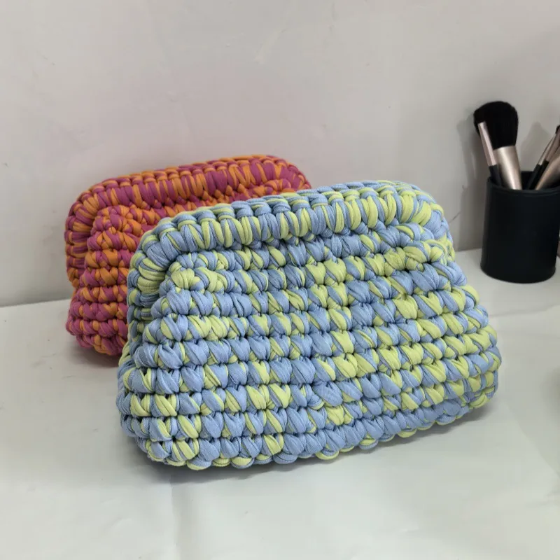 Handmade Crochet Clutch Bag Cloud Shaped Chunky Knit Contrasting Color Casual Daily Handbag For Women