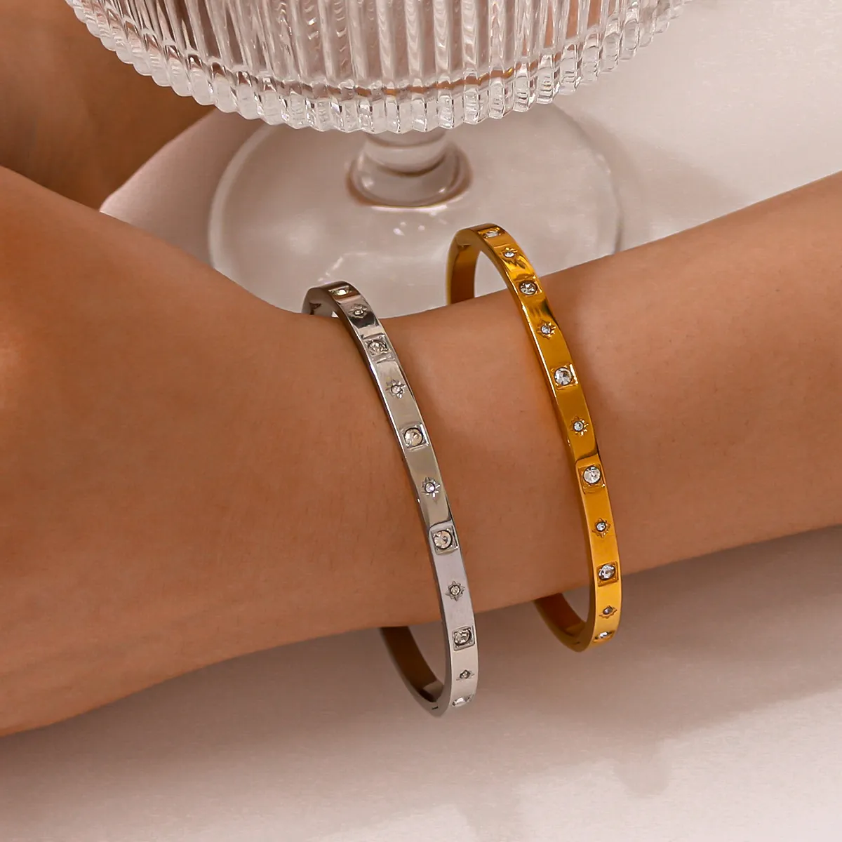 Eight-Pointed Star Stainless Steel Bangle Women Elegant Micro Paved Cubic Zirconia Hinged Geometric Cuff Bracelet Fashion Jewelry