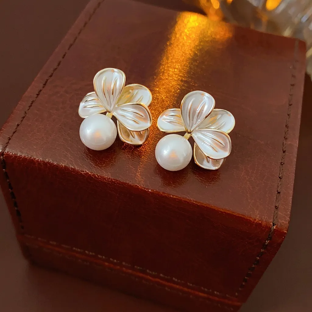 Boucles D'Oreilles À Puce Fleur Künstliche Perle Vintage Français Doré Alliage Bijoux Floraux Avec Tige En Argent Pour Femme