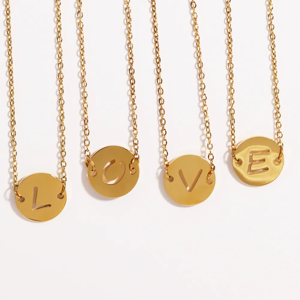 Collier Acier Inoxydable Médaille Ronde Pendentif Lettre Alphabet Ajouré Chaîne O Plaqué Or Bijoux Mode Pour Femmes Hommes