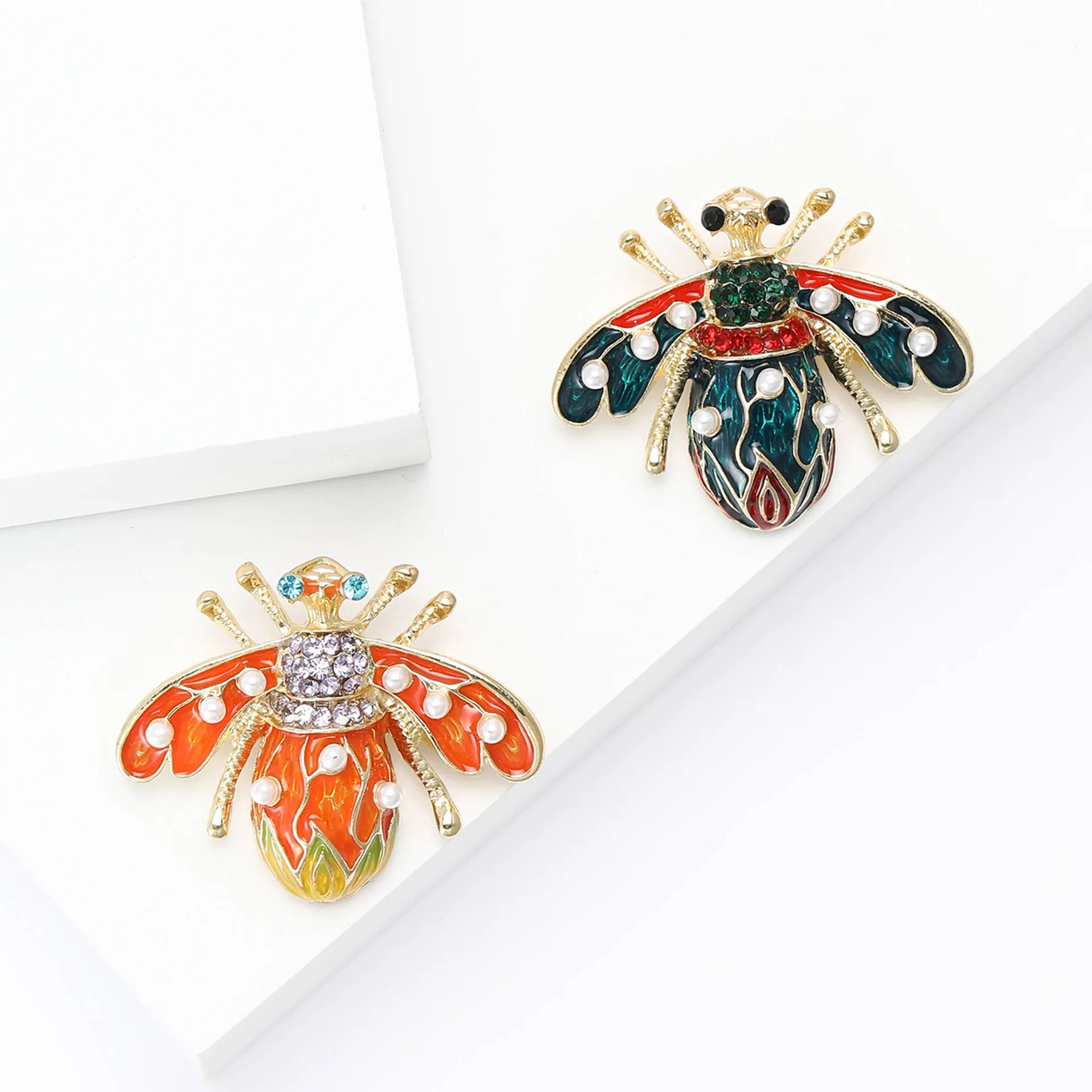 Bee Brooch Pin Alloy Enamel Rhinestone Artificial Pearl Vintage Colorful Insect Animal Shaped For Suits Coats Men Women Accessories