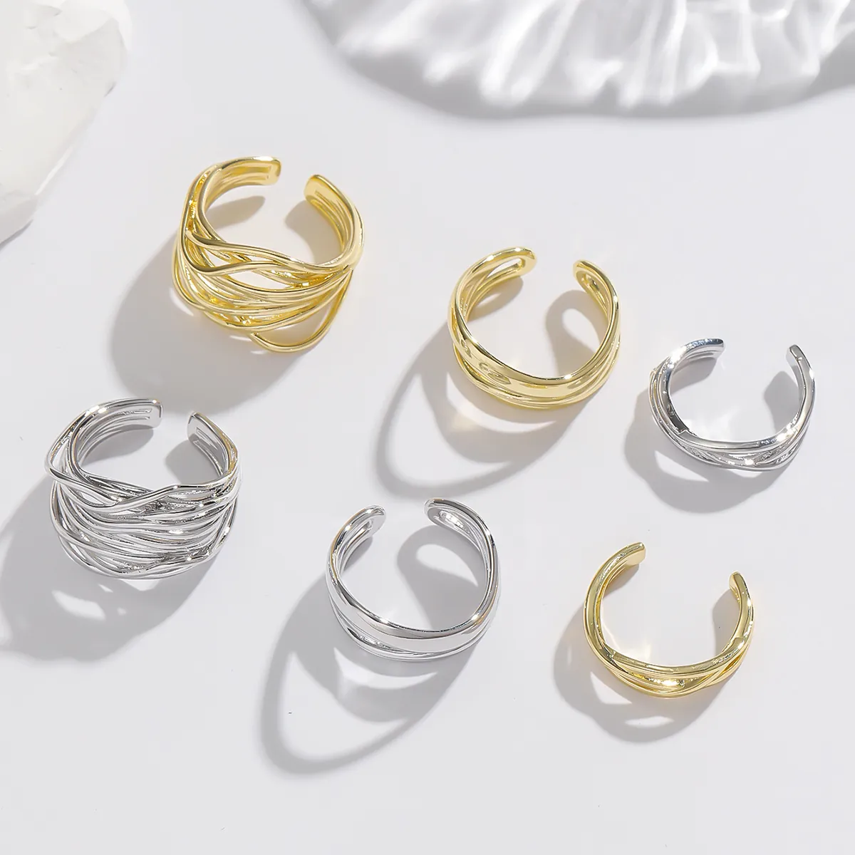 Anello in Rame Regolabile Aperto con Linea Irregolare Minimalista Unisex Oro Argento Galvanizzato Anelli Intrecciati Multistrato Clip per Orecchio Gioielli