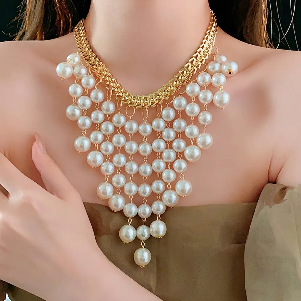 Collana Bavaglio Dichiarazione Stile Francese Lega Color Oro Con Nappine In Künstliche Perle Di Imitazione Bianche Per Donna