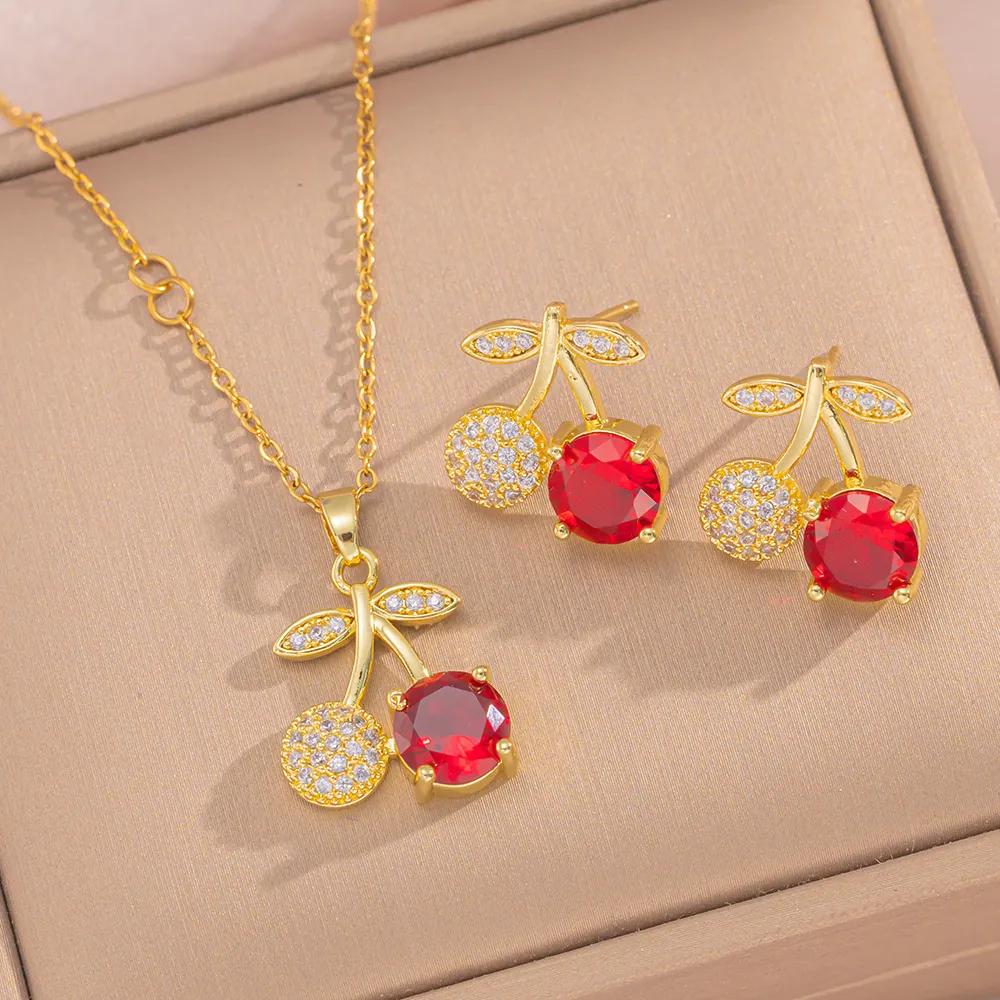 Kirsch Anhänger Halskette Und Ohrringe Luxus Schmuck Titanstahl Kupfer Roter Edelstein Zirkon Vergoldet Für Frauen Stilvoll