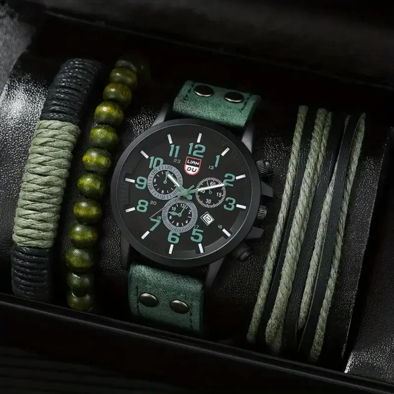 Men Quartz Watch And Bracelets Alloy Case Rivet PU Leather Strap Calendar Casual Vintage Military Gift For Him