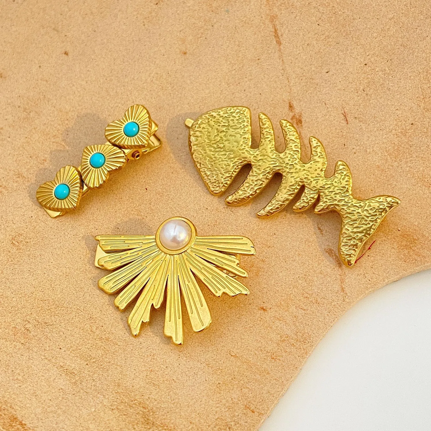 Vintage Stainless Steel Hair Clips For Women 18K Gold Plated Fishbone Heart Artificial Pearl Sun Pattern Fashion Hair Accessories