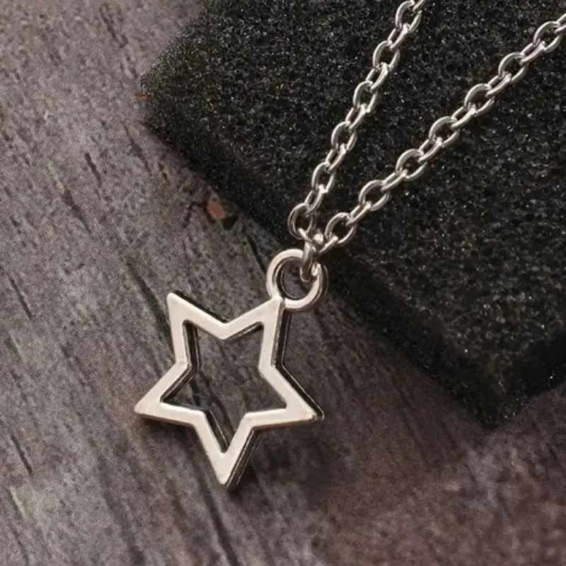 Alloy Star Pendant Necklace Hollow Layered Metal Star Simple Hip Hop Streetwear Style Fashion Jewelry For Men Women