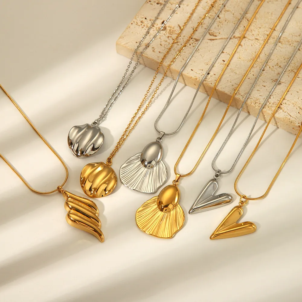 Collier À Pendentif Chaîne Serpent Plaqué Or 18K Acier Inoxydable 304 Imperméable Hypoallergénique Bijoux Minimalistes Femmes