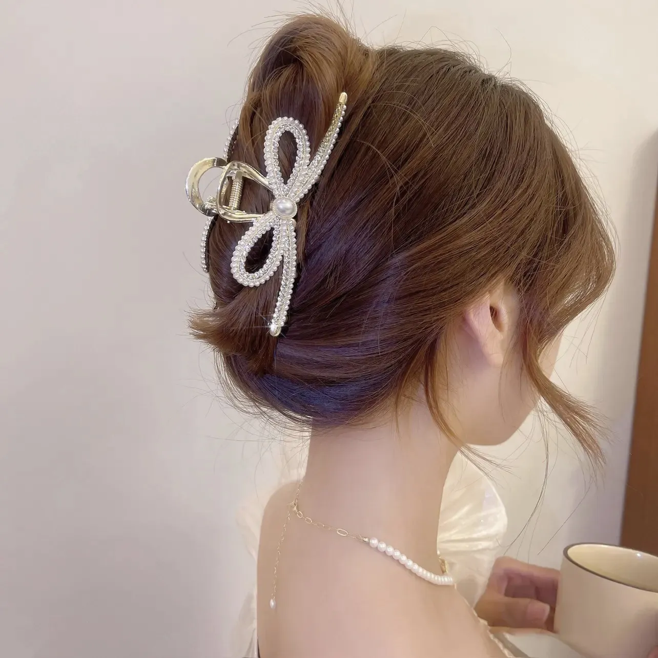 Elegant Bow Rhinestone Artificial Pearl Zinc Alloy Hair Claw Clip Large Metal Shark Clip For Women Girls Party Hair Accessories