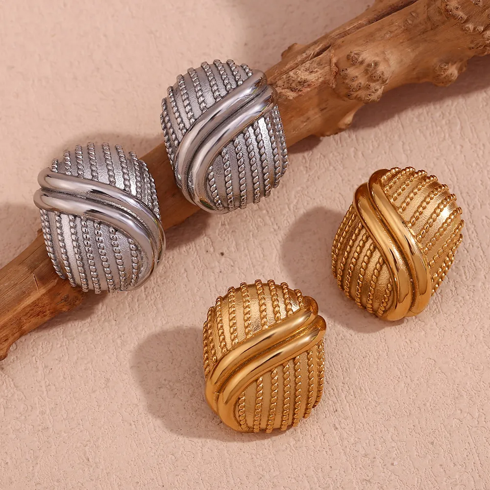 Orecchini A Lobo Ovali Vintage Acciaio Inossidabile Placcato Oro 18K Linee Incrociate Strutturate Per Donna Stile Nicchia