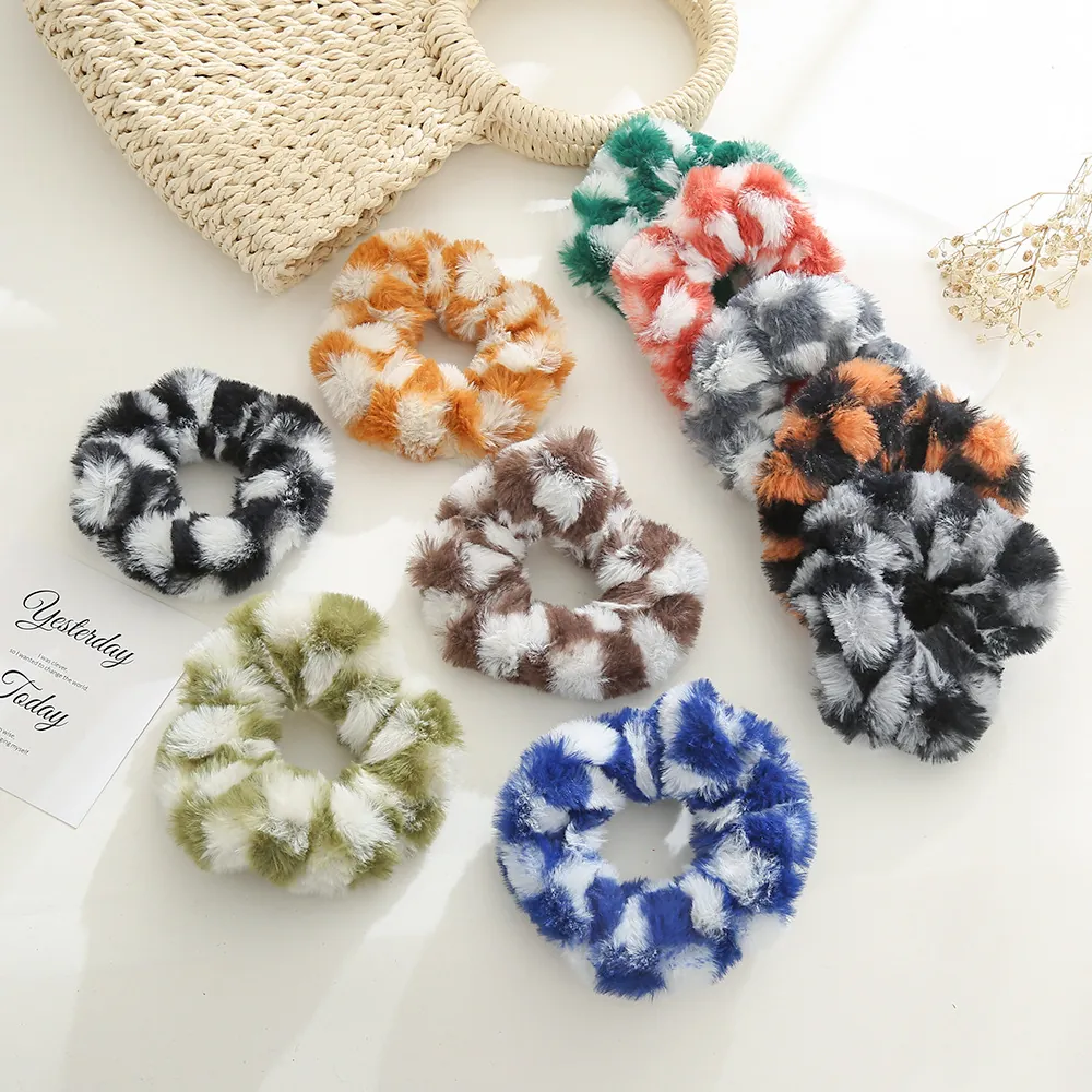Checkerboard Pattern Plush Scrunchies Faux Fur Soft Elastic Hair Ties For Women Girls Autumn Winter Fashion Accessories