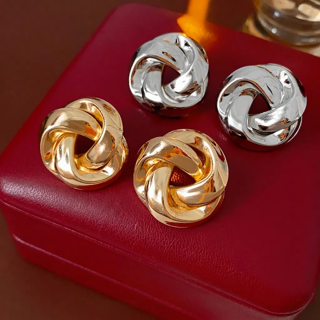 Boucles D'oreilles Puces Noeud Torsadé Avec Tige En Acier Fer Métallique Poli Bijoux Chic Modernes Pour Femmes