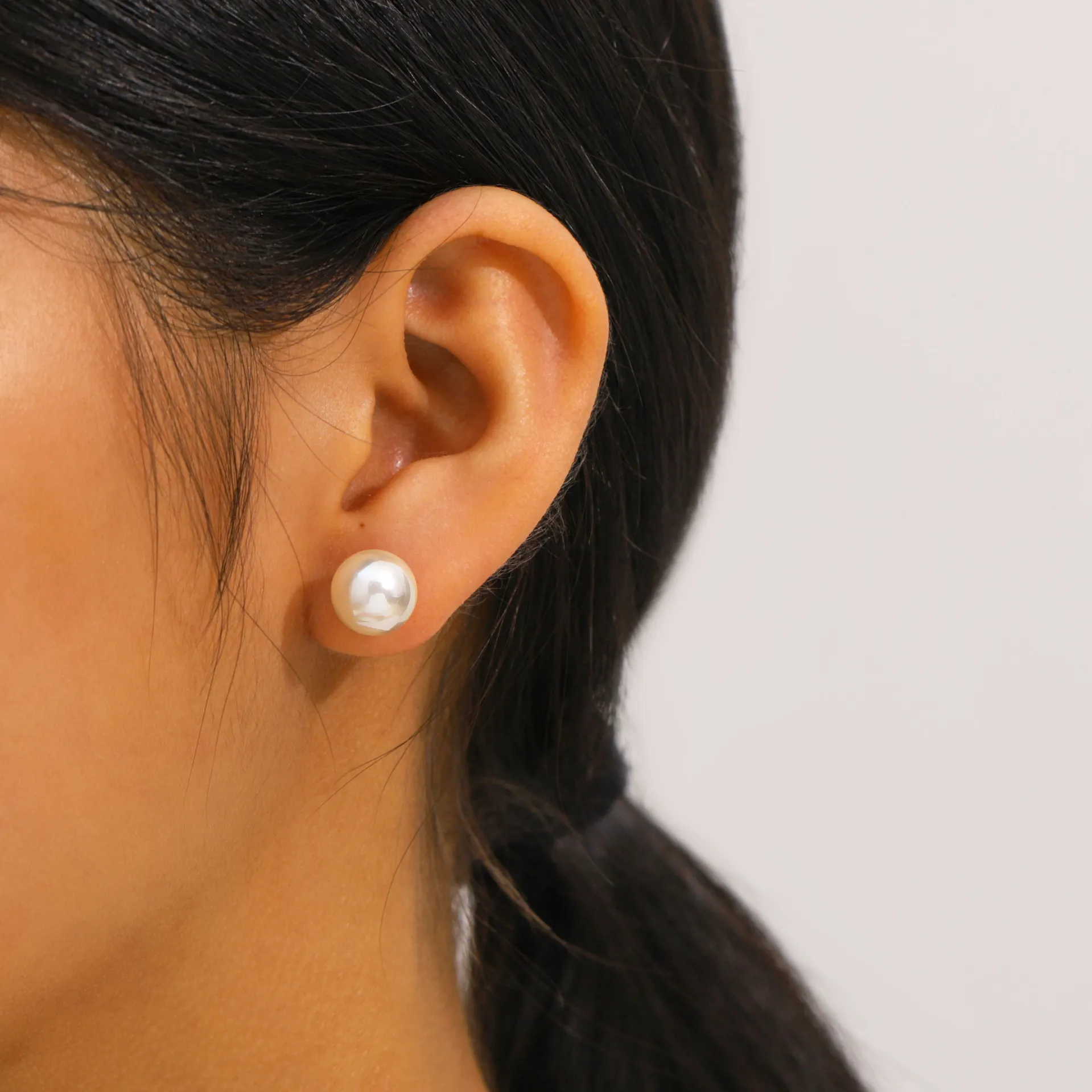 Minimalistische Künstliche Perlenohrstecker Aus 304 Edelstahl 18K Vergoldet Hypoallergen Wasserdicht Elegant Für Damen
