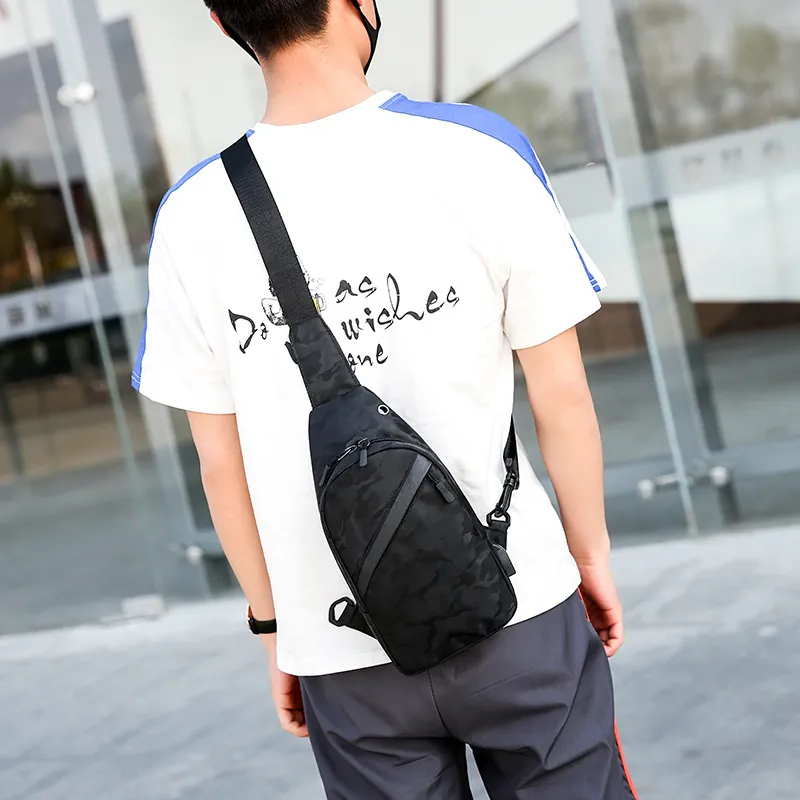 Camouflage Herren Brusttasche Nylon Umhängetasche Sling Pack Mit USB Ladeanschluss Kopfhörerloch Casual Travel Outdoor