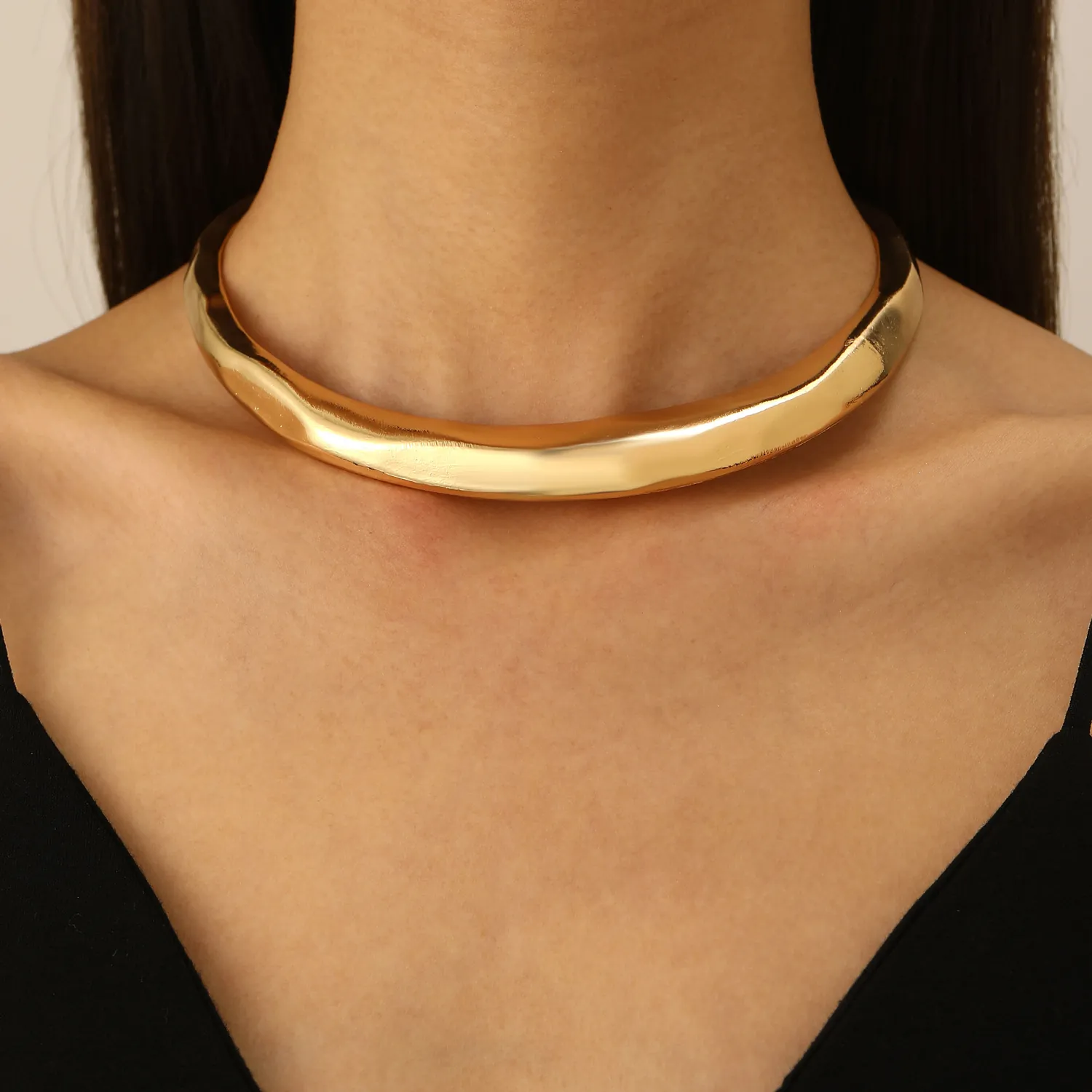 Alloy Geometric Irregular Wave Choker Necklace For Women Minimalist Fashion Jewelry Modern Trendy Pendant Accessory