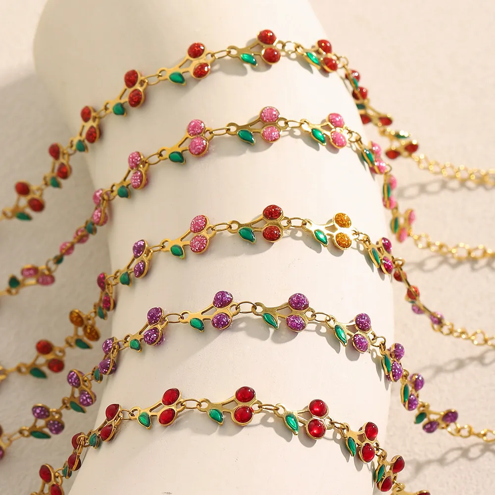 Bracelet Cerise Acier Inoxydable Plaqué Or 18K Émail Coloré Paillettes Pendentif Fruit Bijoux Mode Pour Femmes
