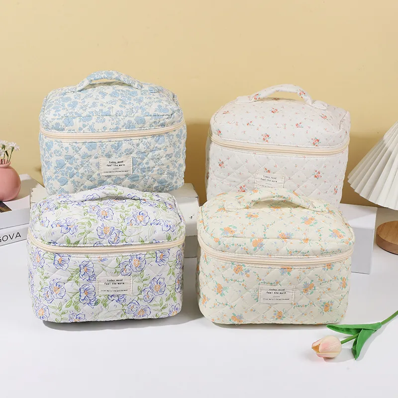 Quilted Cotton Floral Makeup Bag Large Capacity Portable Cosmetic Organizer Travel Toiletry Case