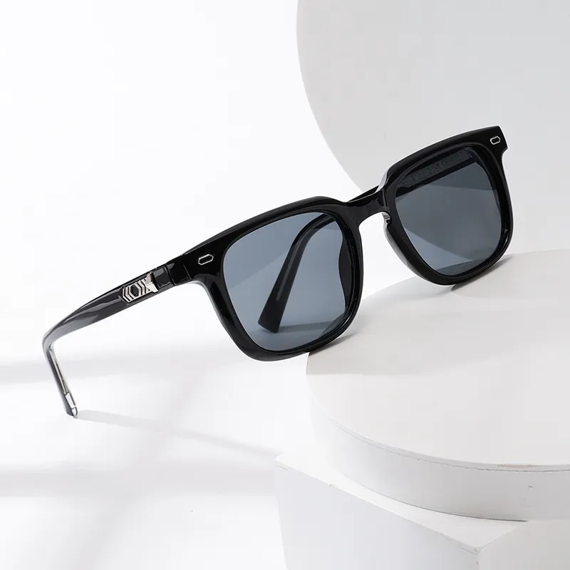 Retro Square Sunglasses For Men And Women UV Protection Trendy Plastic Metal Frame Gradient Lenses Streetwear Eyewear