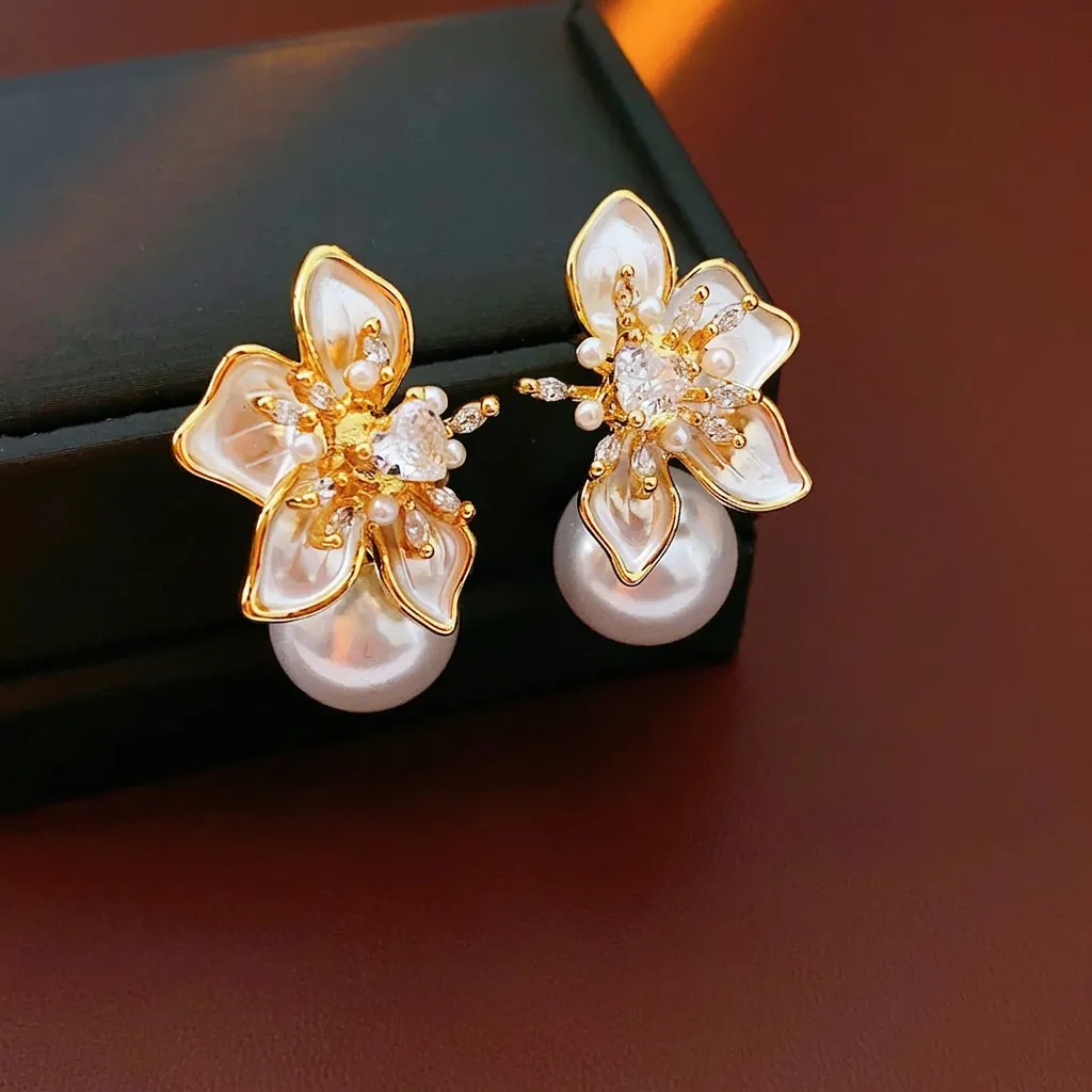 Flower Artificial Pearl Drop Earrings Gold Plated Copper Heart Zircon With Silver Earring Post French Retro Elegant Jewelry