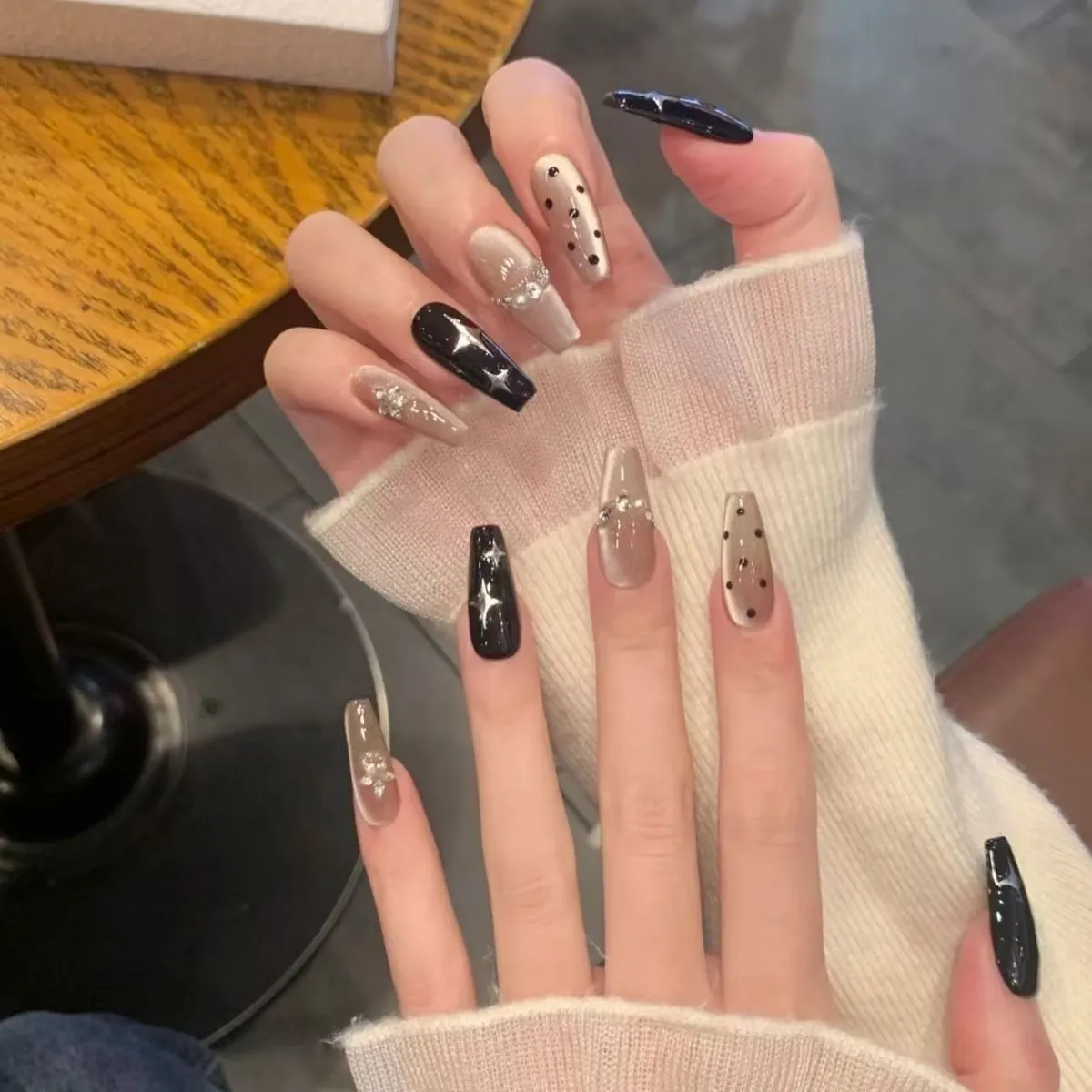 Press On Nails Long Coffin Cat Eye Rhinestone Star Moon Pattern Polka Dot Elegant Sweet Cool Style For Women Artificial