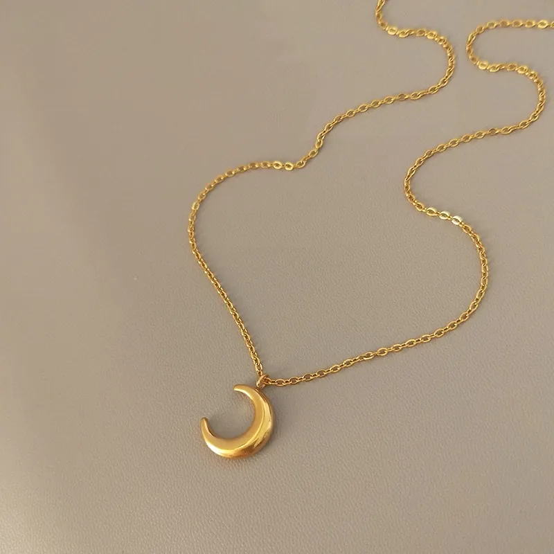 Crescent Moon Pendant Necklace Stainless Steel Gold Plated 3D Minimalist Geometric Link Chain Jewelry For Women