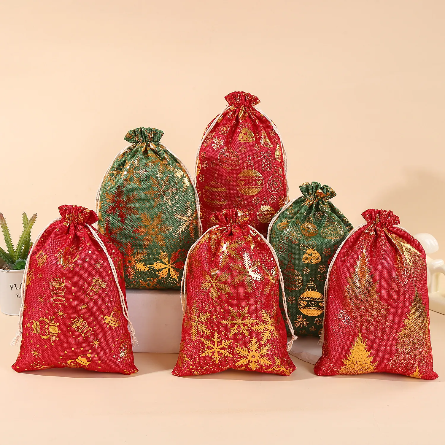 Christmas Gift Bags Linen Burlap Drawstring Pockets Hot Stamping Gold Pattern For Holiday Party Packaging