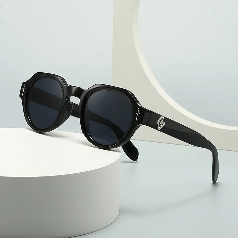 Vintage Geometrische Sonnenbrille Für Damen Herren UV400 PC Rahmen PC Gläser Gothic Metall Dolch Dekor Mode Brillen Sonnenbrille