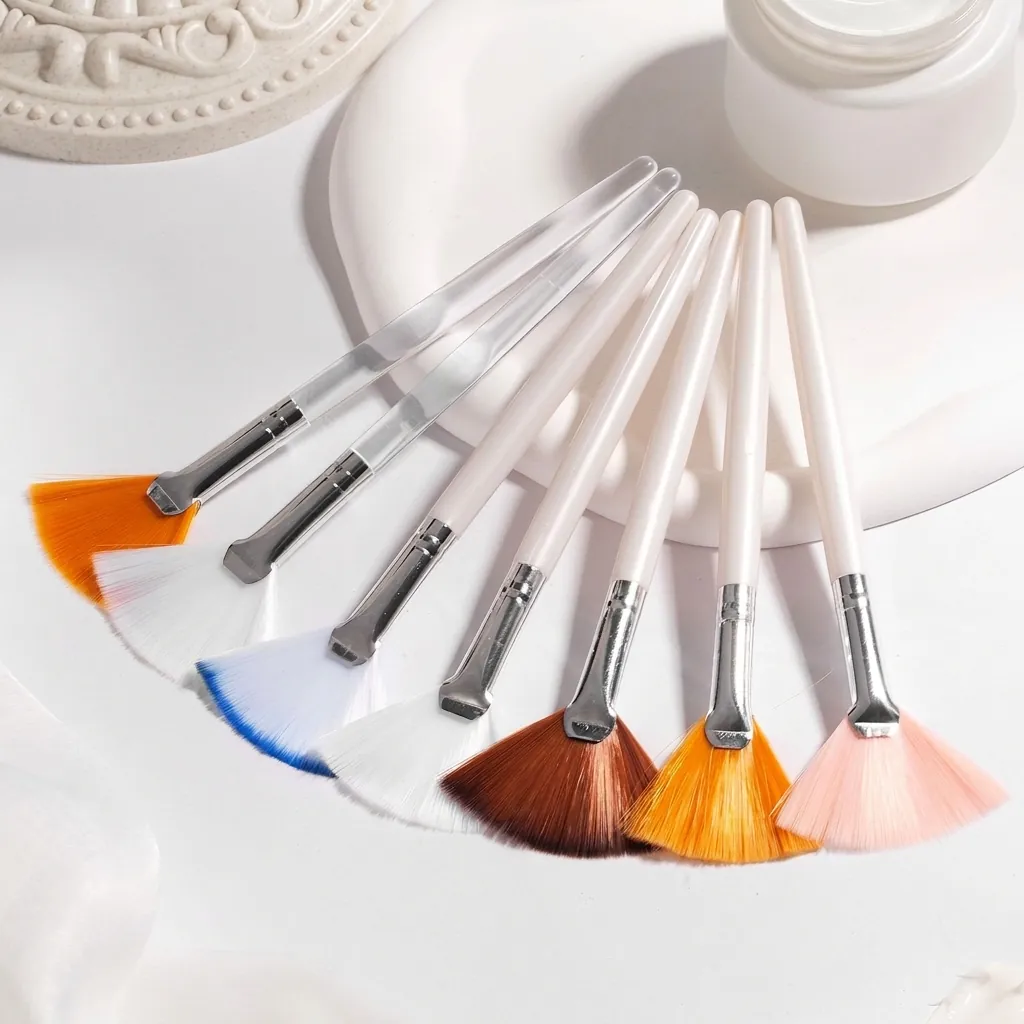 Fan Shaped Makeup Brush Synthetic Nylon Bristles Professional Facial Skin Care Mask Applicator Highlighting Tool Transparent Handle Beauty Salon Accessories